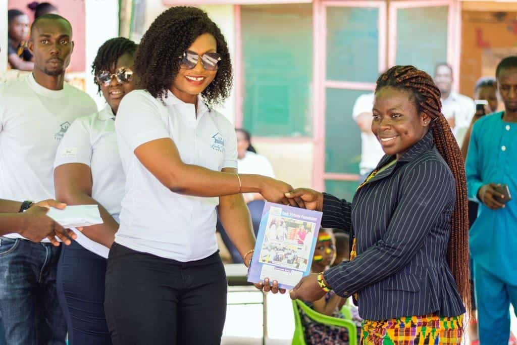 CHILDREN IN MADINA ZONGO BENEFIT FROM LADY VICTORIA FOUNDATION
